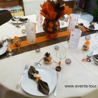 Décoration de table chocolat et orange.