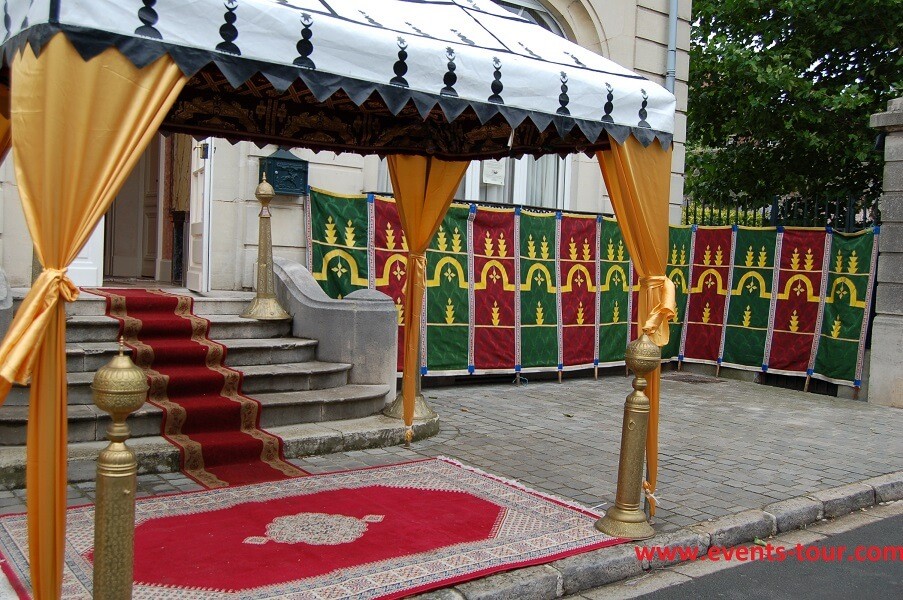 Décoration d'extérieur pour fête orientale.