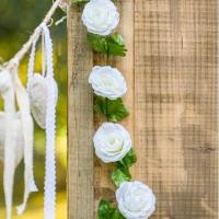 10353 decoration guirlande de rose artificielle blanche et verte