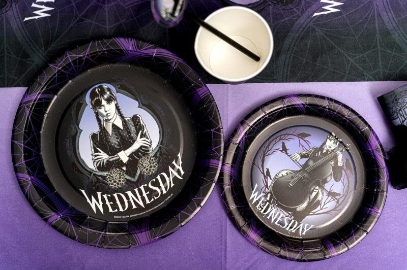 12802 assiette ronde carton 23 cm wednesday mercredi 1