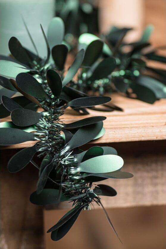 13602 decoration guirlande verte de noel libellule