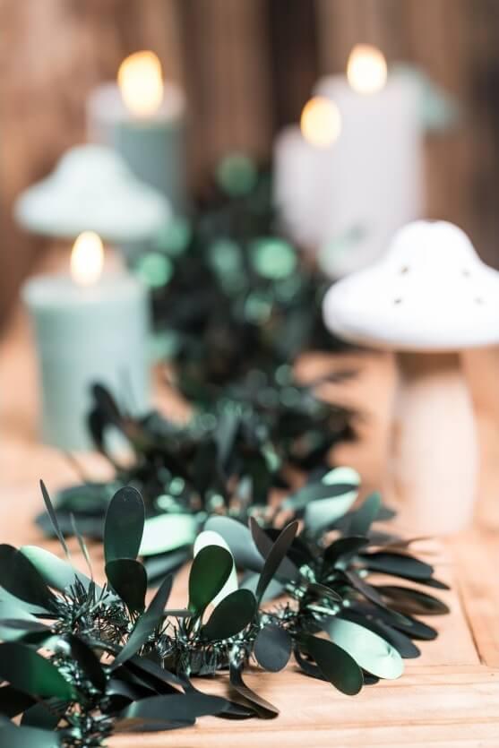 13602 decoration guirlande verte metallique de noel libellule