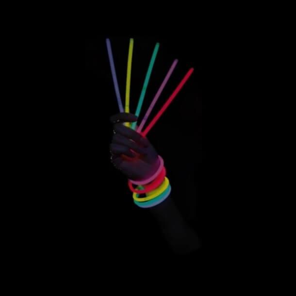 Bracelet fluorescent lumineux dans la nuit pour homme et femme