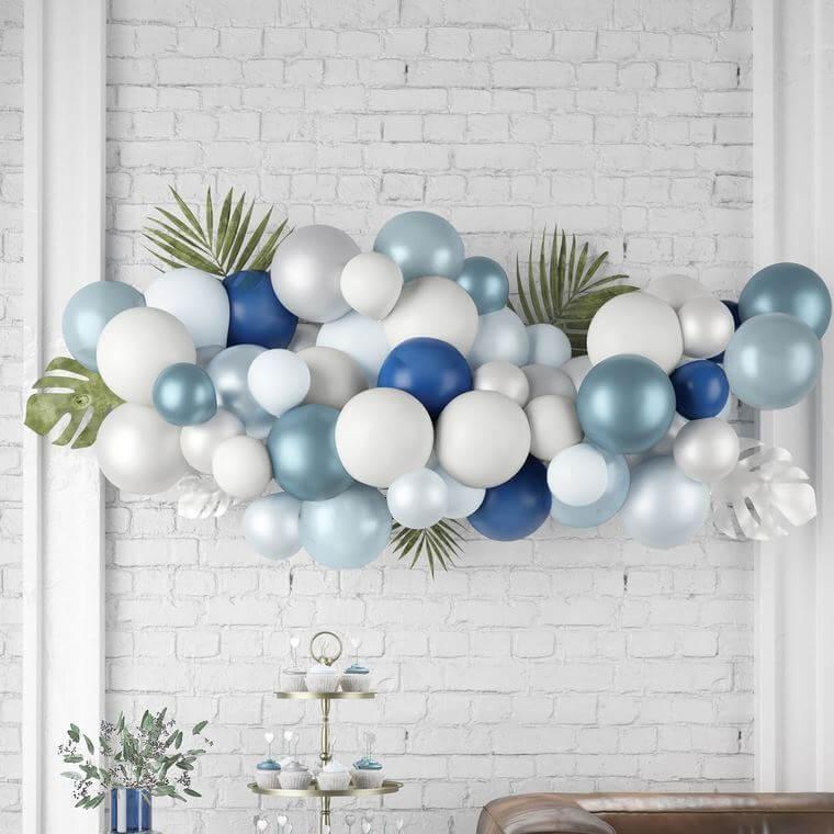 Décoration 50 ballons en nuage bleu, argent et blanc REF/22767