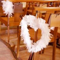 2891 decoration grand coeur en plumes blanc