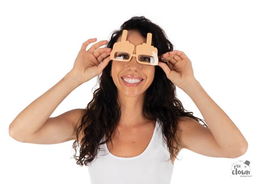 35380 lunette amusante femme doigt honneur