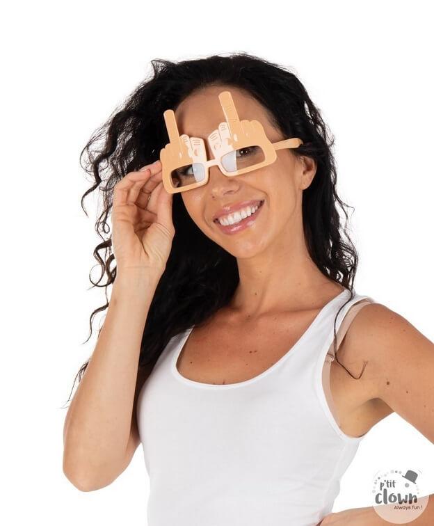 35380 lunettes amusantes femme doigt honneur