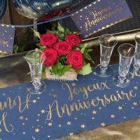 5668 chemin de table joyeux anniversaire bleu royal marine et dore or metallise