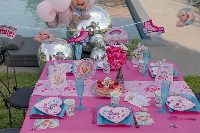 6805 decoration de table anniversaire rose fuchsia nappe rouleau airlaid 10m barbie