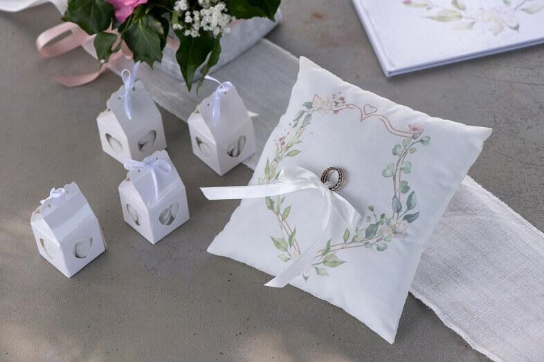 6840 coussin a alliance coeur mariage champetre et fleurs