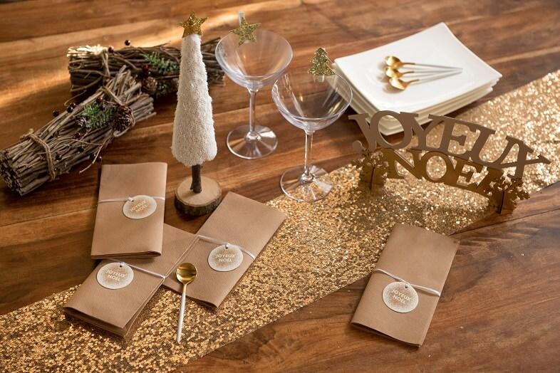 7035 chemin de table noel sequins dore or