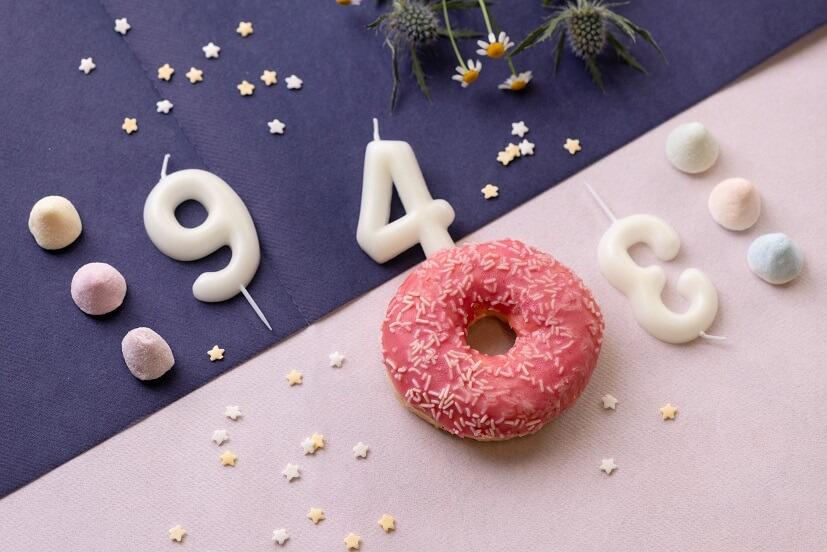 7578 decoration gateau d anniversaire avec bougie phosphorescente 4ans