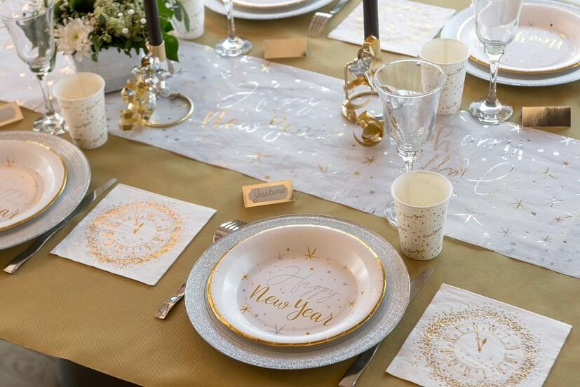 7711 decoration de table nouvel an bonne annee avec assiette blanche et dore or