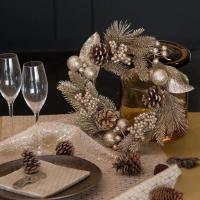 7757 decoration couronne de noel paillete dore or avec aspect naturel