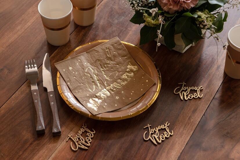 7795 decoration de table serviette noel merveileux kraft et dore or metallique