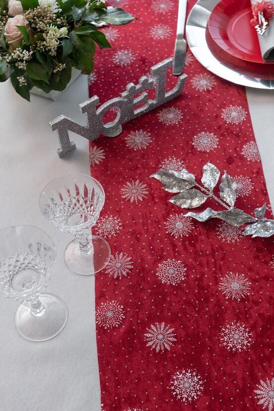 7802 decoration chemin de table velours flocon de noel rouge