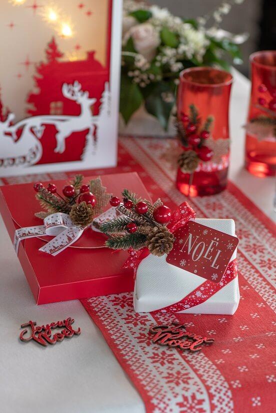 7816 decoration de noel avec branche enneigee