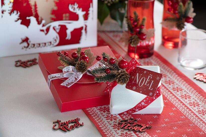 7816 decoration de table noel avec branche enneigee