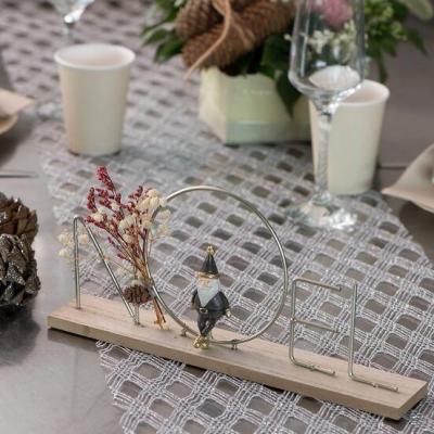7824 decoration centre de table pere noel sur socle en bois dore or