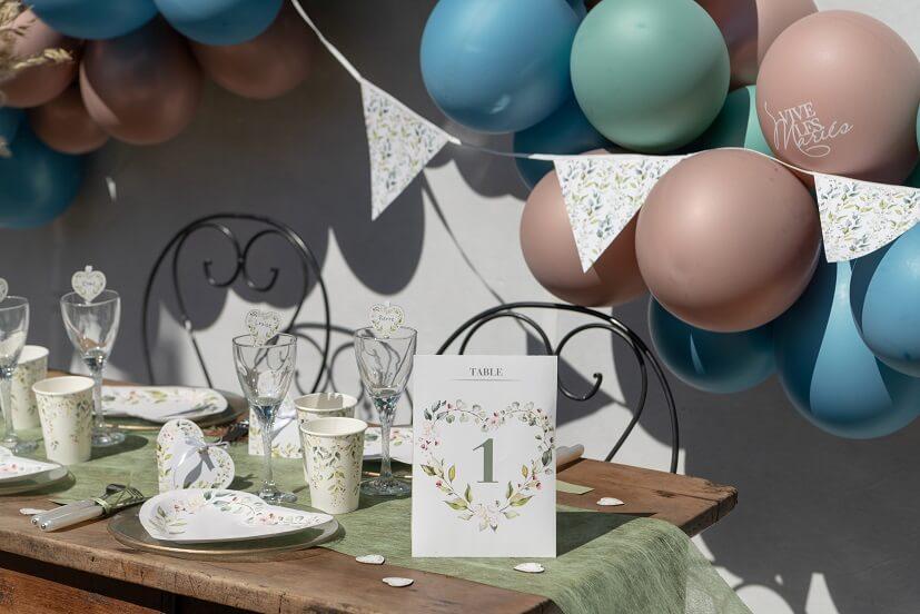 7944 decoration marque table mariage coeur nature florale champetre
