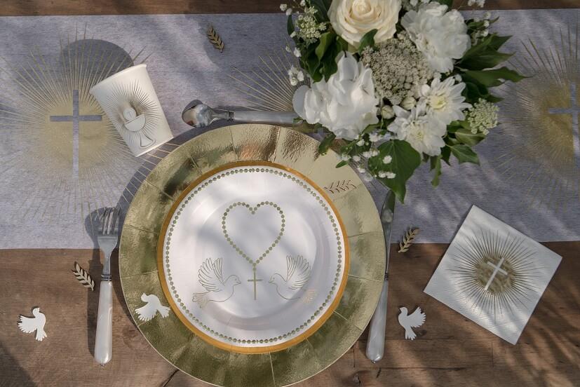 7964 assiette decoration communion blanc et dore or metallique coeur croix colombes