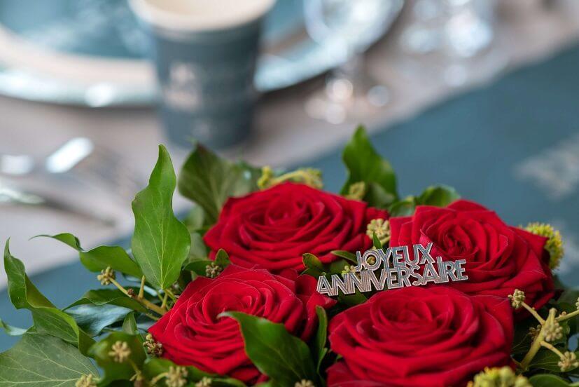 7981 decoration de table en bois confettis anniversaire bleu canarrd