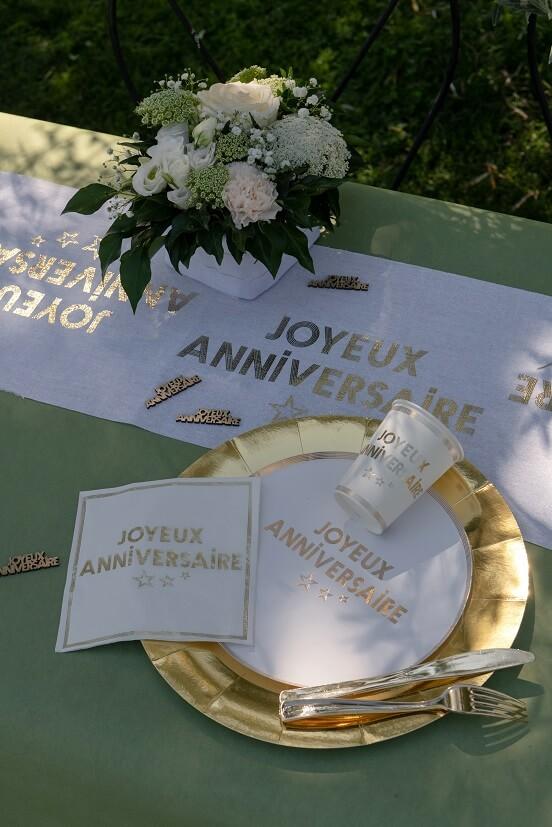 7985 serviette de table papier joyeux anniversaire blanc dore or metallise