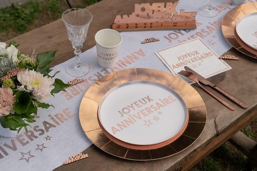 7985 serviette de table papier joyeux anniversaire blanche et rose gold metallique