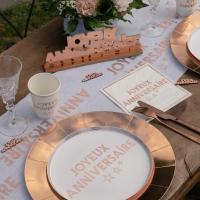 7985 serviette de table papier joyeux anniversaire blanche et rose gold metallisee