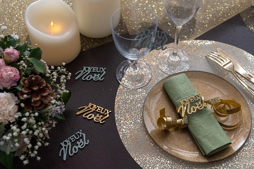 8083 decoration de table avec serviette papier vert olive sauge