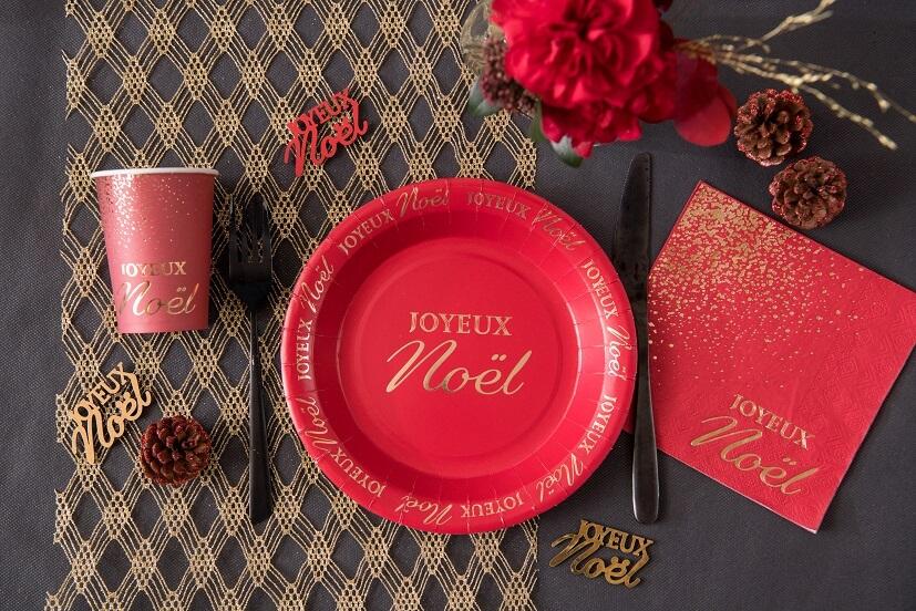 8115 serviette de table en papier rouge dore or metallique joyeux noel
