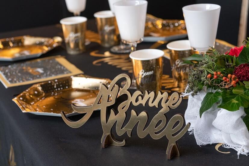 8179 centre de table lettre en bois bonne annee dore or metal