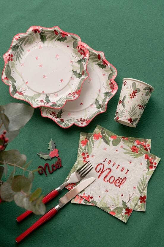8193 assiette carton noel houx rouge