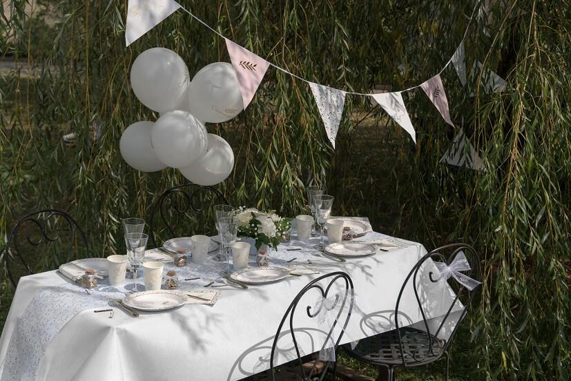 8237 nappe de table blanche rouleau 25m