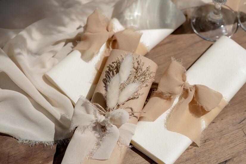 8515 decoration ruban naturel crepe