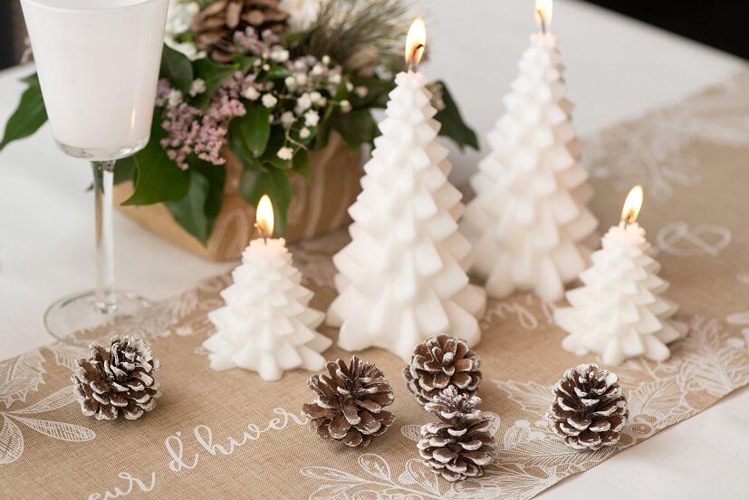 8728 decoration noel pomme de pin blanche et marron