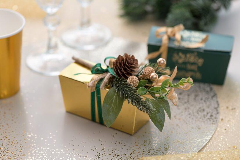 8735 decoration florale piquet de noel