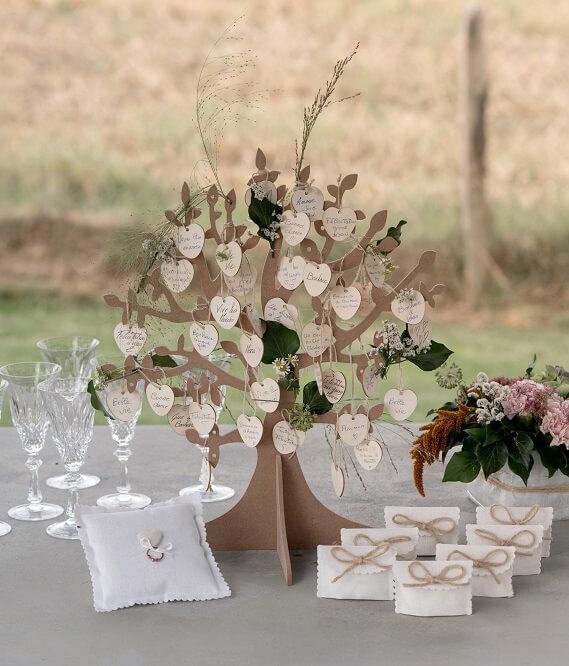 Arbre a voeux avec 50 coeurs en bois