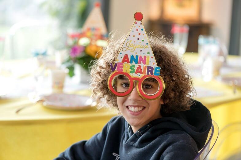 Article de fete lunettes joyeux anniversaire