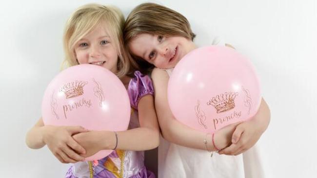 Jeu amusant ballon en latex : courses de ballons.