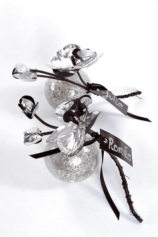 Boule 5cm argent pailletee