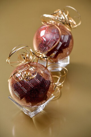 Boule pailletee rouge 8cm 1