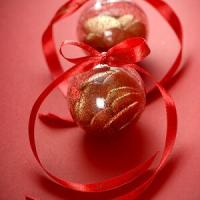 Boule rouge 5cm pailletee 1