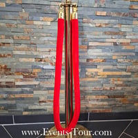 Boutique location mobilier nord pas de calais cordage velours rouge poteau de guidage dore