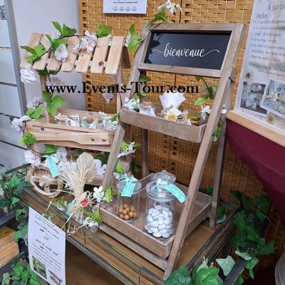 Boutique location nord pas de calais materiel de reception presentoir etagere bois ardoise bienvenue