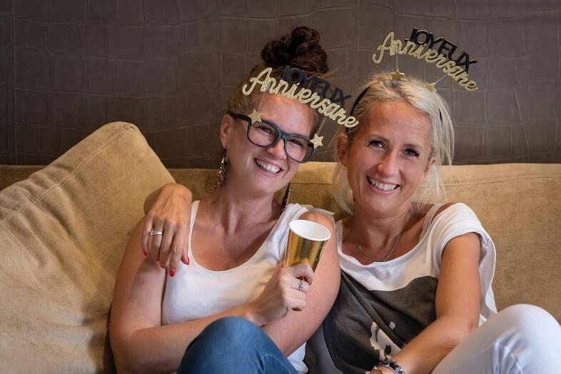 Cadeau serre tete fete anniversaire noir et dore or paillete