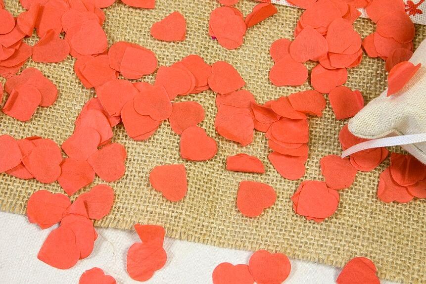 Canon a confettis mariage coeur rouge en papier