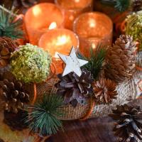 Centre de table de noel avec cordon laitonne