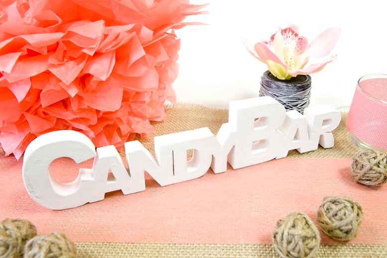 Centre de table lettre en bois candy bar blanche