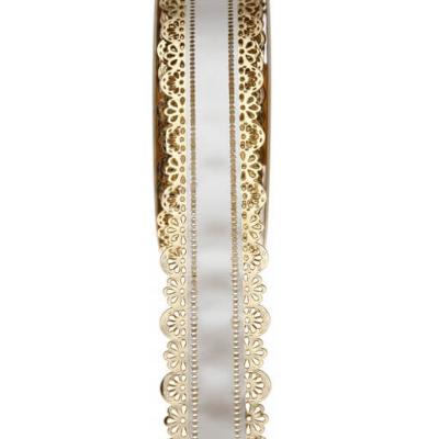 Charlotte dentelle or et blanche